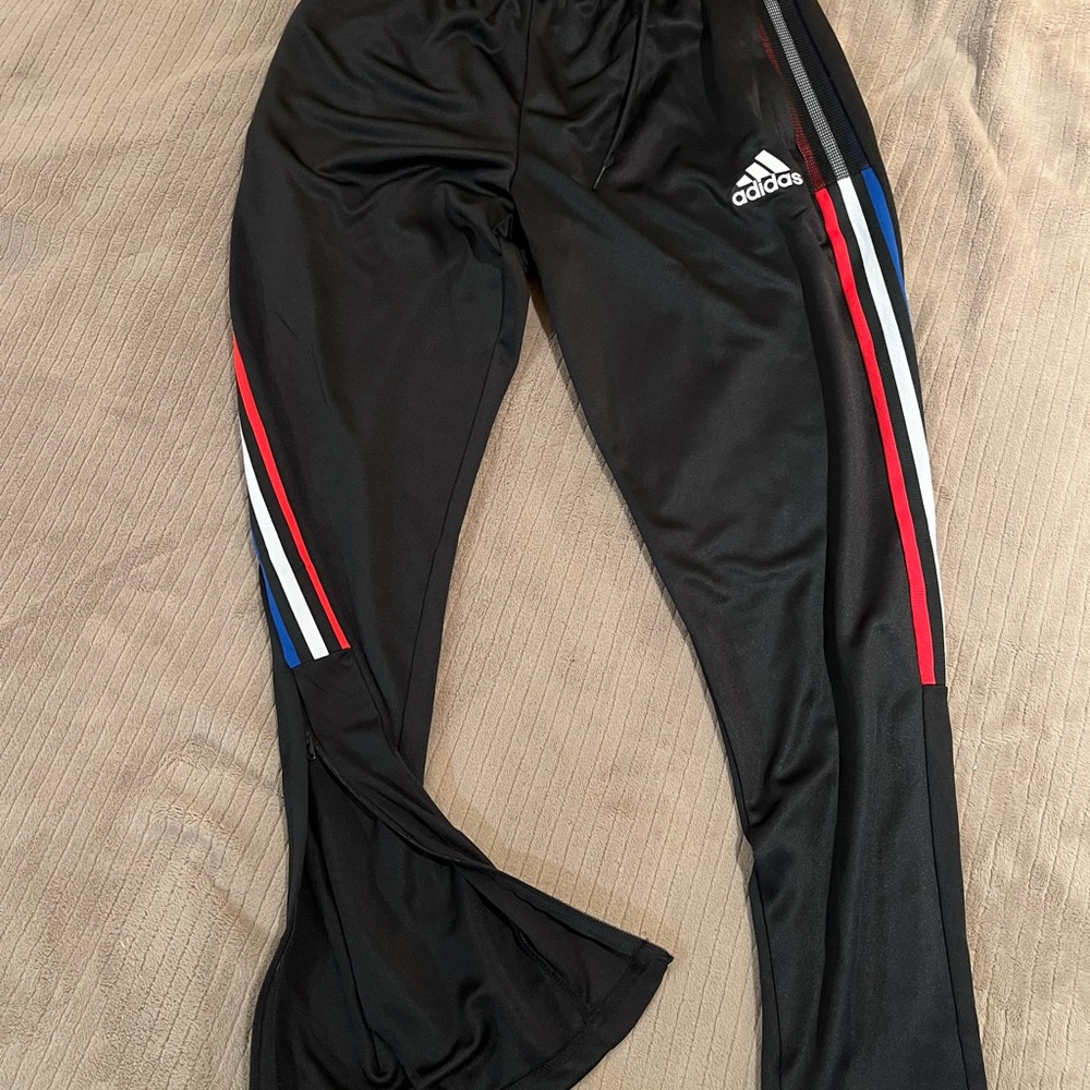 NWT Adidas tapered leg football or soccer pants men’s Medium